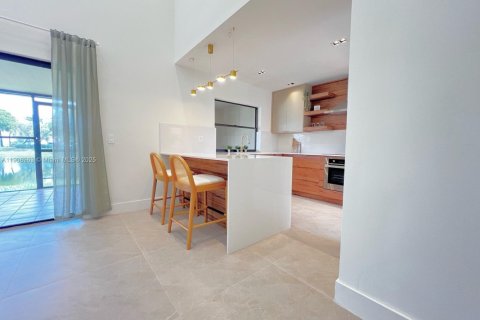 Touwnhouse à vendre à Hialeah, Floride: 3 chambres, 146.97 m2 № 1967433 - photo 16