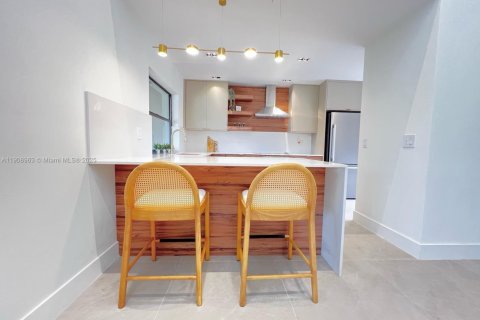 Touwnhouse à vendre à Hialeah, Floride: 3 chambres, 146.97 m2 № 1967433 - photo 15