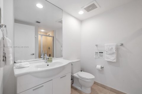 Copropriété à vendre à Miami, Floride: 2 chambres, 119.47 m2 № 2170351 - photo 26
