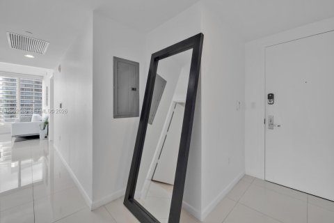 Copropriété à vendre à Miami, Floride: 2 chambres, 119.47 m2 № 2170351 - photo 12