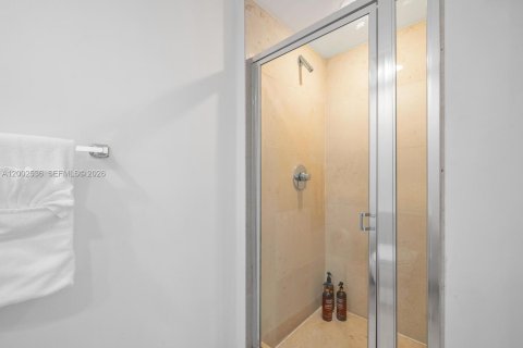 Copropriété à vendre à Miami, Floride: 2 chambres, 119.47 m2 № 2170351 - photo 25