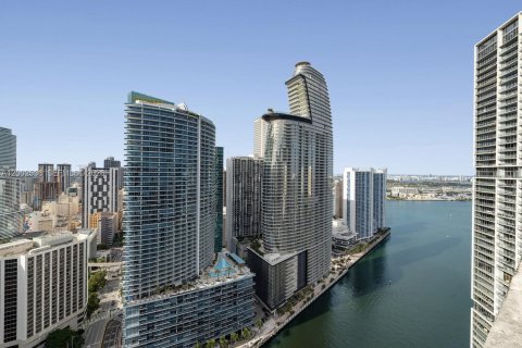 Copropriété à vendre à Miami, Floride: 2 chambres, 119.47 m2 № 2170351 - photo 15