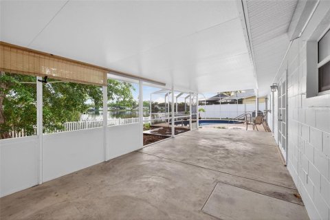 Villa ou maison à vendre à Saint Petersburg, Floride: 3 chambres, 106.84 m2 № 2209651 - photo 19