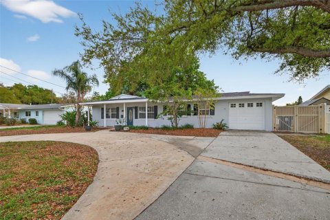 Villa ou maison à vendre à Saint Petersburg, Floride: 3 chambres, 106.84 m2 № 2209651 - photo 2