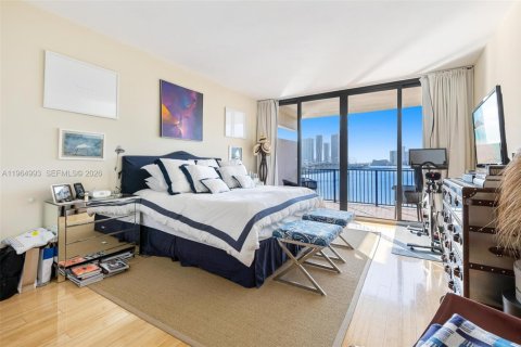 Condominio en alquiler en Miami, Florida, 2 dormitorios, 132.85 m2 № 2026351 - foto 4