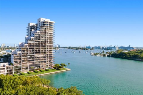 Condominio en alquiler en Miami, Florida, 2 dormitorios, 132.85 m2 № 2026351 - foto 18