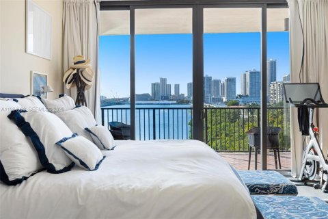 Condominio en alquiler en Miami, Florida, 2 dormitorios, 132.85 m2 № 2026351 - foto 5