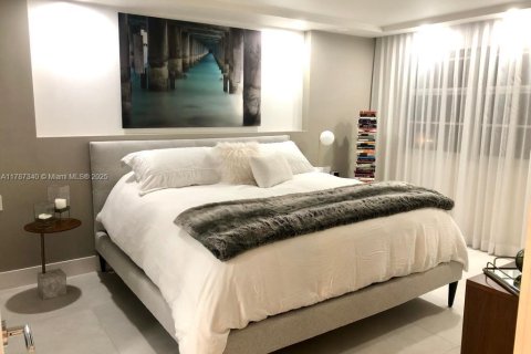 Снять в аренду квартиру в Майами-Бич, Флорида 1 спальня, 75.44м2, № 1958851 - фото 22