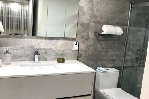 Снять в аренду квартиру в Майами-Бич, Флорида 1 спальня, 75.44м2, № 1958851 - фото 24