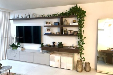 Снять в аренду квартиру в Майами-Бич, Флорида 1 спальня, 75.44м2, № 1958851 - фото 16