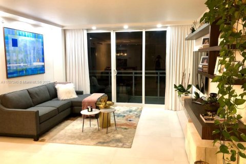 Снять в аренду квартиру в Майами-Бич, Флорида 1 спальня, 75.44м2, № 1958851 - фото 17