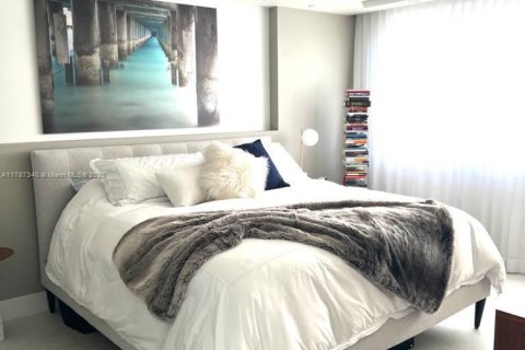 Снять в аренду квартиру в Майами-Бич, Флорида 1 спальня, 75.44м2, № 1958851 - фото 20