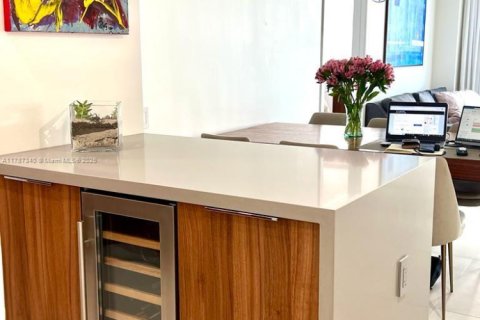 Снять в аренду квартиру в Майами-Бич, Флорида 1 спальня, 75.44м2, № 1958851 - фото 5