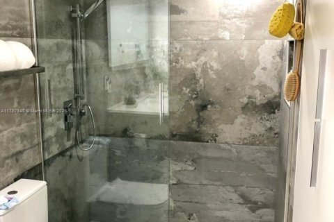 Снять в аренду квартиру в Майами-Бич, Флорида 1 спальня, 75.44м2, № 1958851 - фото 25