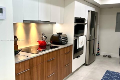 Снять в аренду квартиру в Майами-Бич, Флорида 1 спальня, 75.44м2, № 1958851 - фото 6