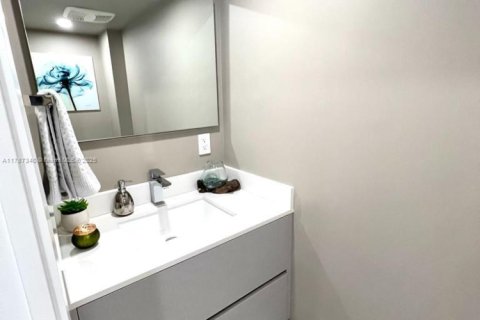 Снять в аренду квартиру в Майами-Бич, Флорида 1 спальня, 75.44м2, № 1958851 - фото 13