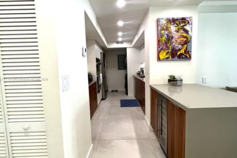 Снять в аренду квартиру в Майами-Бич, Флорида 1 спальня, 75.44м2, № 1958851 - фото 12