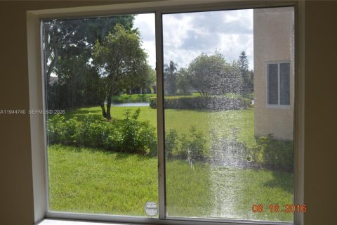 Villa ou maison à louer à Weston, Floride: 3 chambres, 125.7 m2 № 2001367 - photo 15