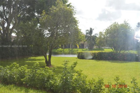 Villa ou maison à louer à Weston, Floride: 3 chambres, 125.7 m2 № 2001367 - photo 2