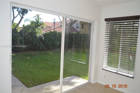 Villa ou maison à louer à Weston, Floride: 3 chambres, 125.7 m2 № 2001367 - photo 14