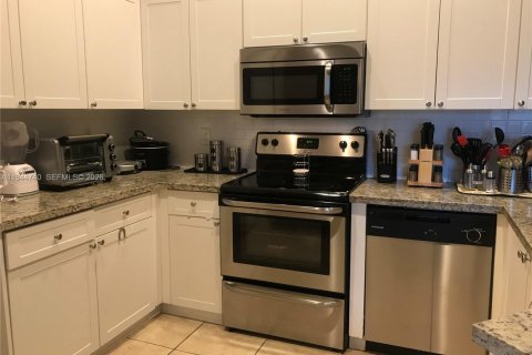 Villa ou maison à louer à Weston, Floride: 3 chambres, 125.7 m2 № 2001367 - photo 4