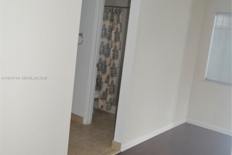 Villa ou maison à louer à Weston, Floride: 3 chambres, 125.7 m2 № 2001367 - photo 18