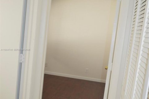 Villa ou maison à louer à Weston, Floride: 3 chambres, 125.7 m2 № 2001367 - photo 17