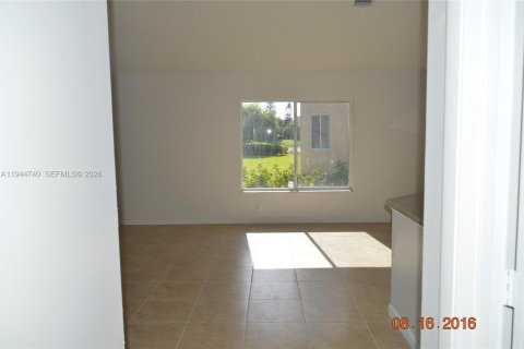 Villa ou maison à louer à Weston, Floride: 3 chambres, 125.7 m2 № 2001367 - photo 13