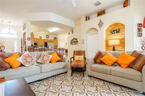 Villa ou maison à vendre à Haines City, Floride: 4 chambres, 181.72 m2 № 1885901 - photo 2