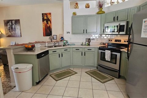 Villa ou maison à vendre à Haines City, Floride: 4 chambres, 181.72 m2 № 1885901 - photo 6