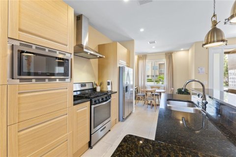 Adosado en venta en Kissimmee, Florida, 4 dormitorios, 222.59 m2 № 1795617 - foto 10