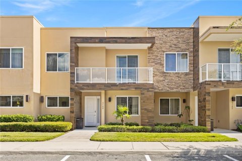Adosado en venta en Kissimmee, Florida, 4 dormitorios, 222.59 m2 № 1795617 - foto 1