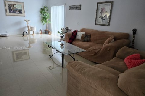 Copropriété à vendre à Miami, Floride: 3 chambres, 137.87 m2 № 2012162 - photo 7