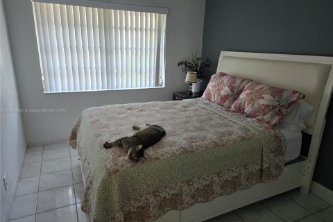 Copropriété à vendre à Miami, Floride: 3 chambres, 137.87 m2 № 2012162 - photo 19