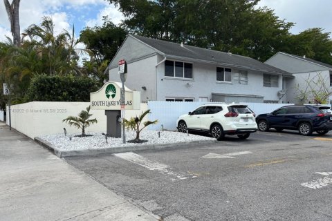 Copropriété à vendre à Miami, Floride: 3 chambres, 137.87 m2 № 2012162 - photo 3