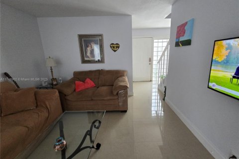 Copropriété à vendre à Miami, Floride: 3 chambres, 137.87 m2 № 2012162 - photo 9