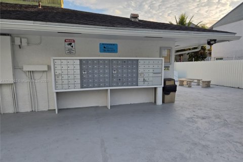 Copropriété à vendre à Miami, Floride: 3 chambres, 137.87 m2 № 2012162 - photo 30