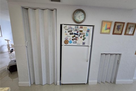 Copropriété à vendre à Miami, Floride: 3 chambres, 137.87 m2 № 2012162 - photo 27