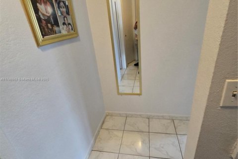 Copropriété à vendre à Miami, Floride: 3 chambres, 137.87 m2 № 2012162 - photo 17