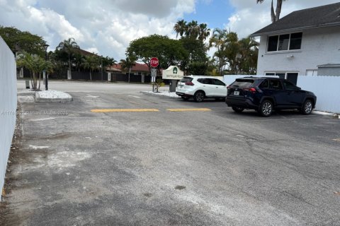 Copropriété à vendre à Miami, Floride: 3 chambres, 137.87 m2 № 2012162 - photo 4