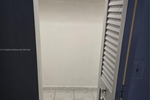 Copropriété à vendre à Miami, Floride: 3 chambres, 137.87 m2 № 2012162 - photo 20