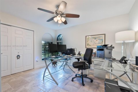 Купить виллу или дом в Пальметто-Бей, Флорида 4 спальни, 317.45м2, № 1991290 - фото 15