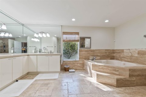 Купить виллу или дом в Пальметто-Бей, Флорида 4 спальни, 317.45м2, № 1991290 - фото 10