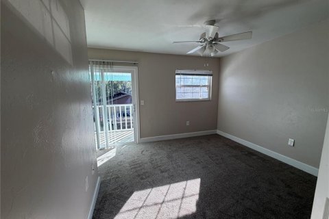 Adosado en alquiler en Gainesville, Florida, 2 dormitorios, 86.4 m2 № 2143061 - foto 3
