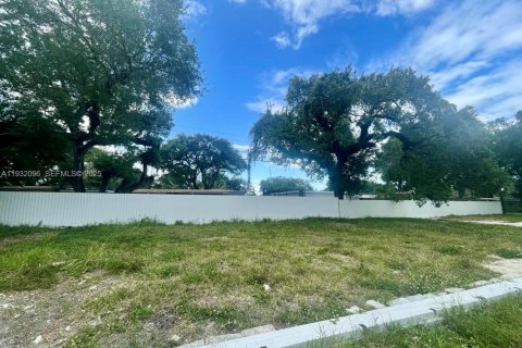 Terrain à vendre à Miami Gardens, Floride № 2176417 - photo 5