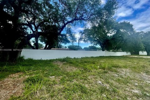 Terrain à vendre à Miami Gardens, Floride № 2176417 - photo 2