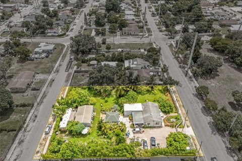 Immobilier commercial à vendre à Miami, Floride № 1860645 - photo 2