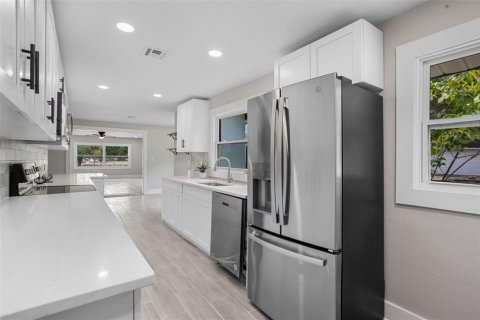 Купить виллу или дом в Лисбург, Флорида 4 комнаты, 156.45м2, № 1768022 - фото 8