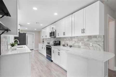 Купить виллу или дом в Лисбург, Флорида 4 комнаты, 156.45м2, № 1768022 - фото 11