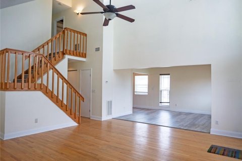 House in Saint Petersburg, Florida 3 bedrooms, 176.89 sq.m. № 1810769 - photo 6